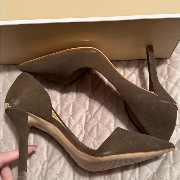Michael Kors Dark Brown Heels - Picture 5 of 6